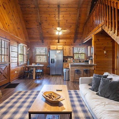 Dudley II By Avantstay Comfortable Cabin W Hot Tub Views Pigeon Forge Luaran gambar