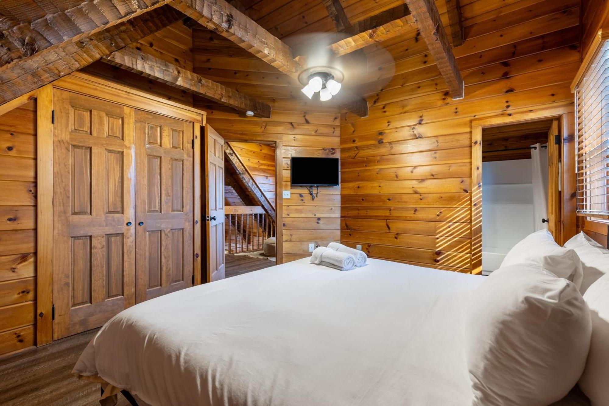 Dudley II By Avantstay Comfortable Cabin W Hot Tub Views Pigeon Forge Luaran gambar